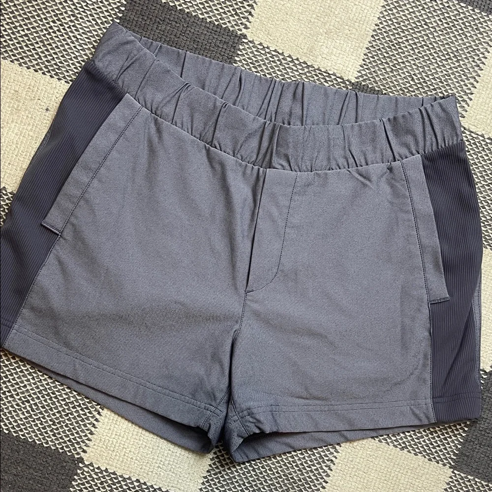 Lululemon Grey pull on shorts 8
